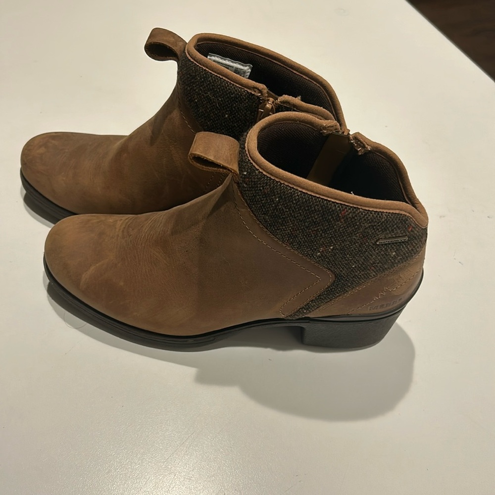 Merrell boots, hardly ever worn, size 9.